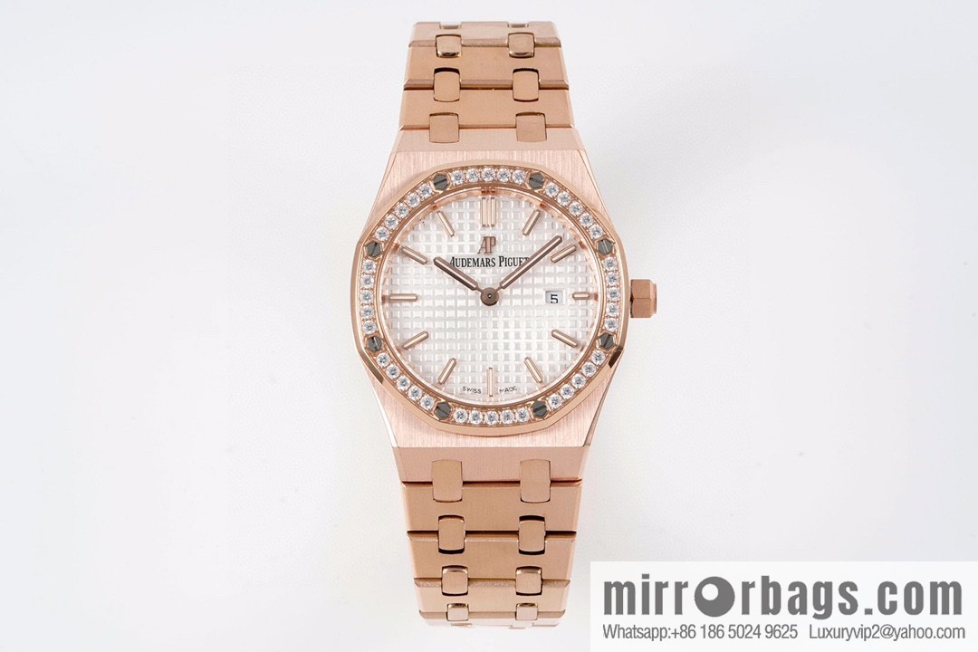 Audemars Piguet AP Royal Oak Quartz Women's Model 67651ST. ZZ.1261ST.01 Diameter 33mm