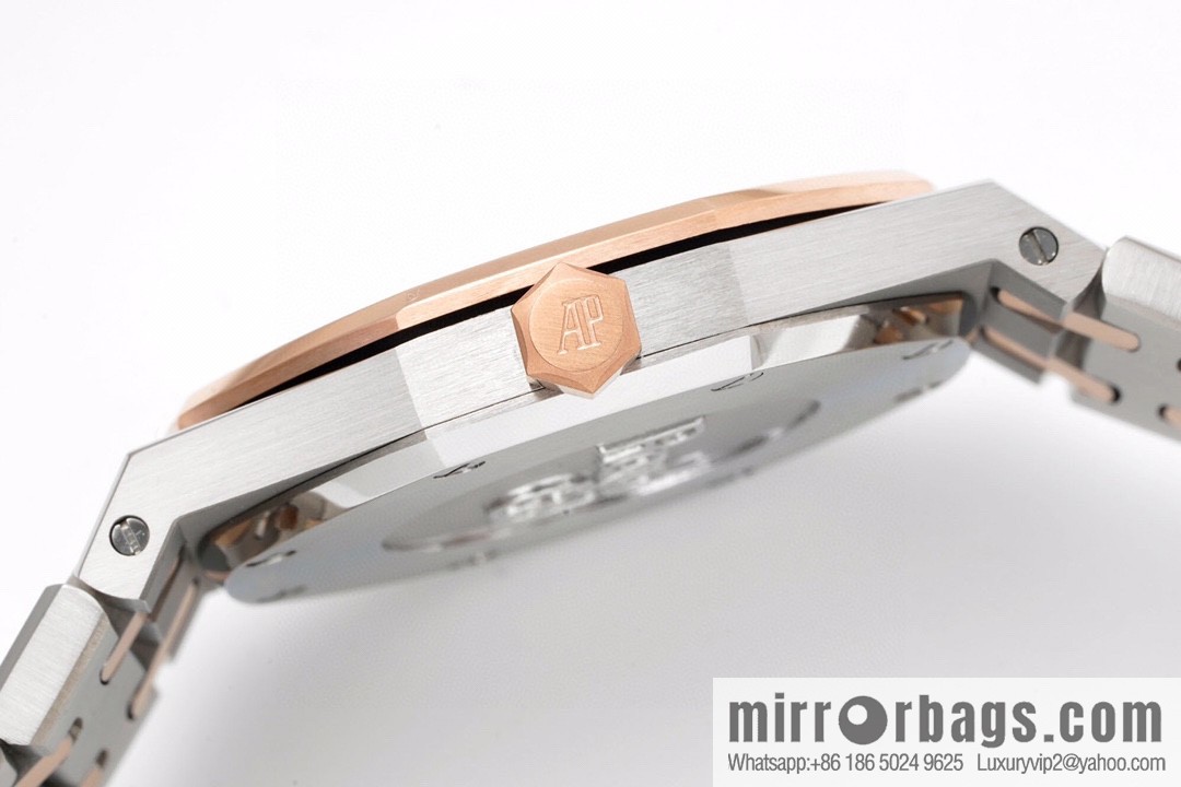 Audemars Piguet AP Royal Oak Quartz Women's Model 67651ST. ZZ.1261ST.01 Diameter 33mm