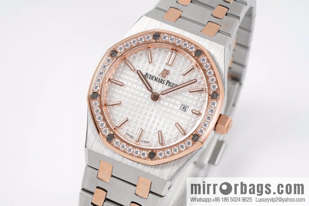 Audemars Piguet AP Royal Oak Quartz Women's Model 67651ST. ZZ.1261ST.01 Diameter 33mm