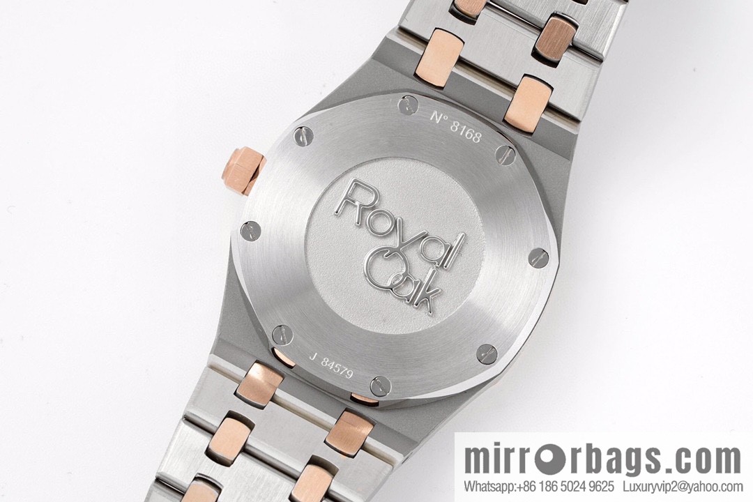 Audemars Piguet AP Royal Oak Quartz Women's Model 67651ST. ZZ.1261ST.01 Diameter 33mm