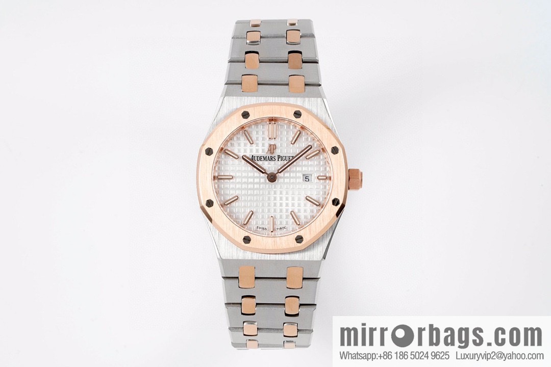 Audemars Piguet AP Royal Oak Quartz Women's Model 67651ST. ZZ.1261ST.01 Diameter 33mm