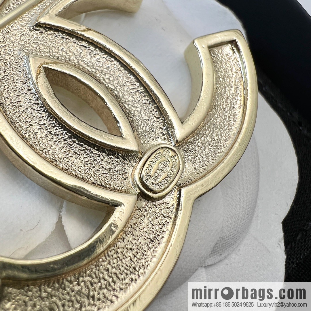 New ☑️ CHANEL Chanel double c enamel drip oil black and white brooch