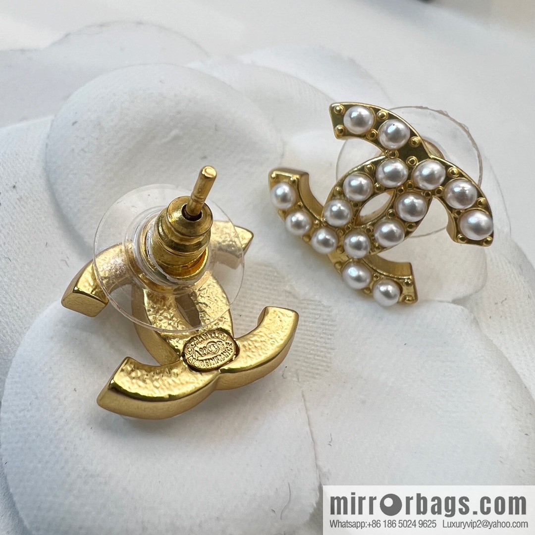 New ☑️ CHANEL Chanel double c pearl stud earrings