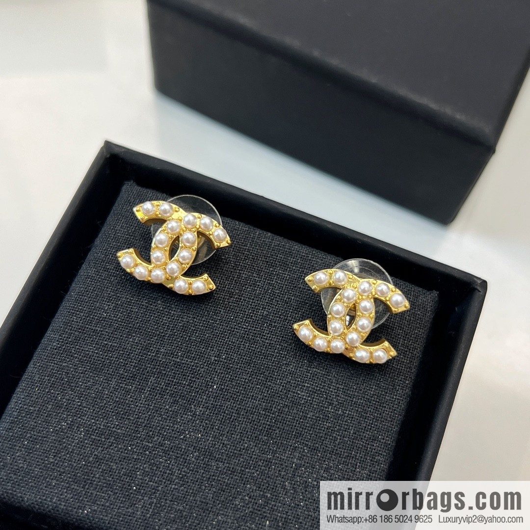 New ☑️ CHANEL Chanel double c pearl stud earrings