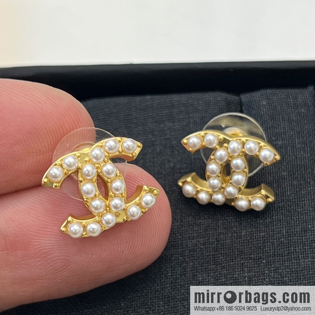 New ☑️ CHANEL Chanel double c pearl stud earrings