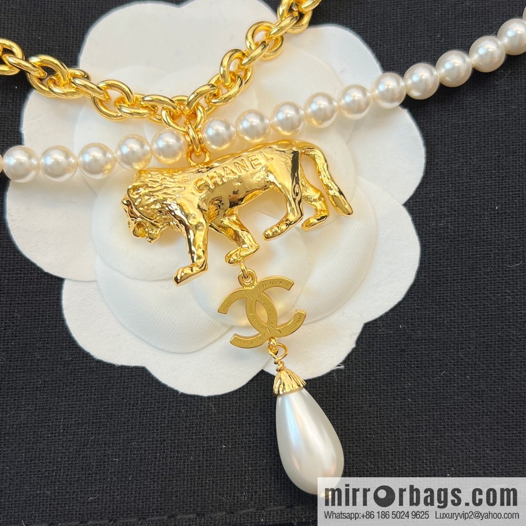 New ☑️ CHANEL Chanel double c pearl lion 🦁 necklace