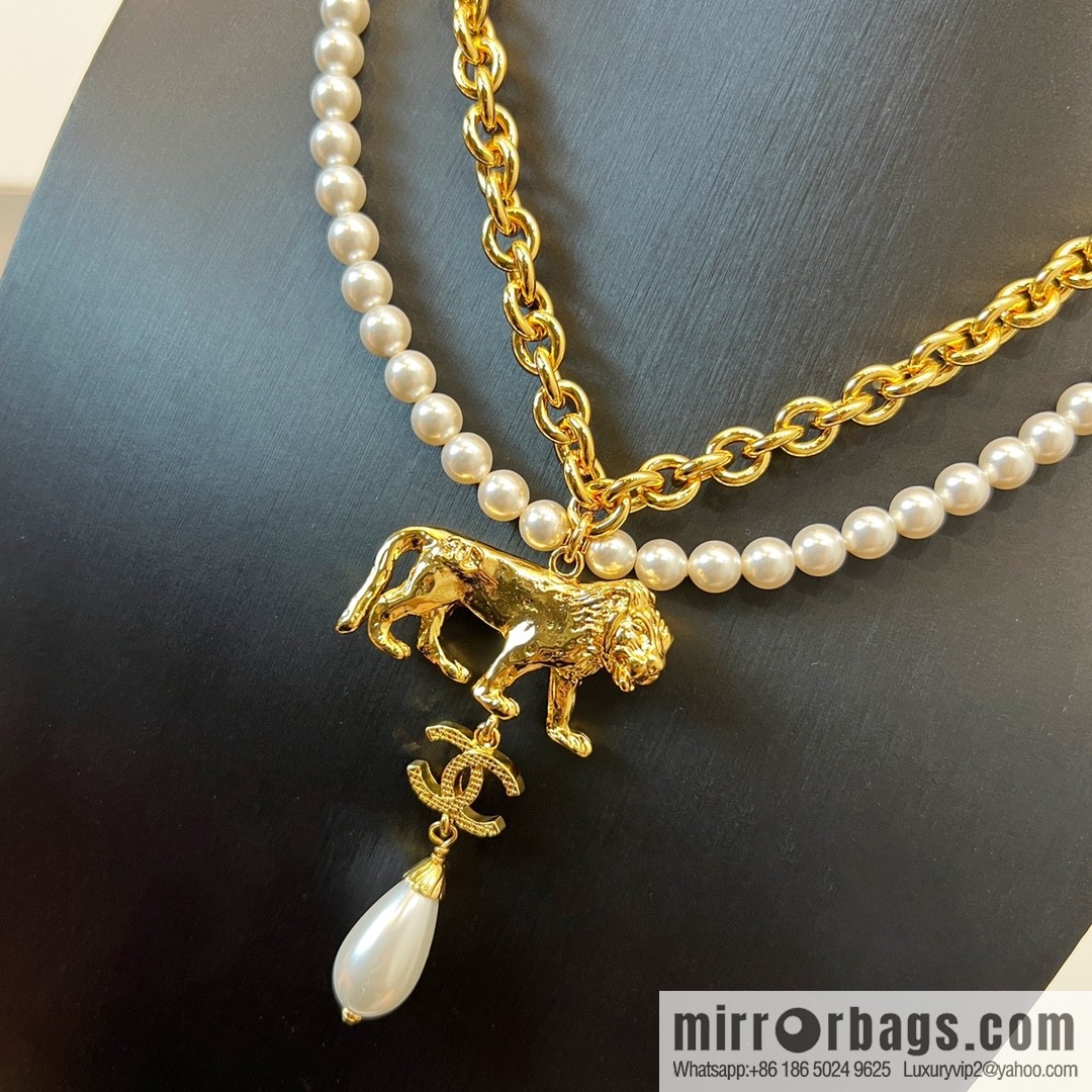 New ☑️ CHANEL Chanel double c pearl lion 🦁 necklace