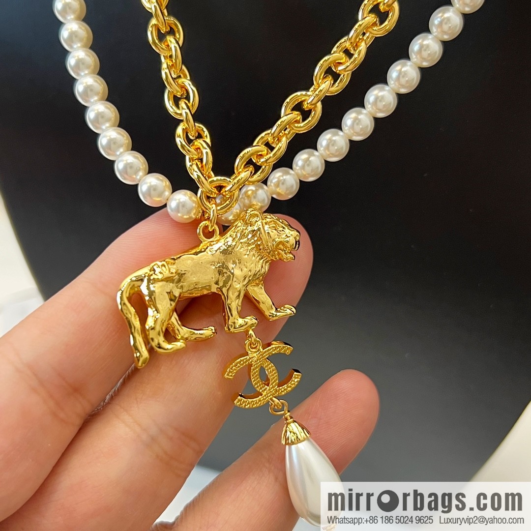 New ☑️ CHANEL Chanel double c pearl lion 🦁 necklace