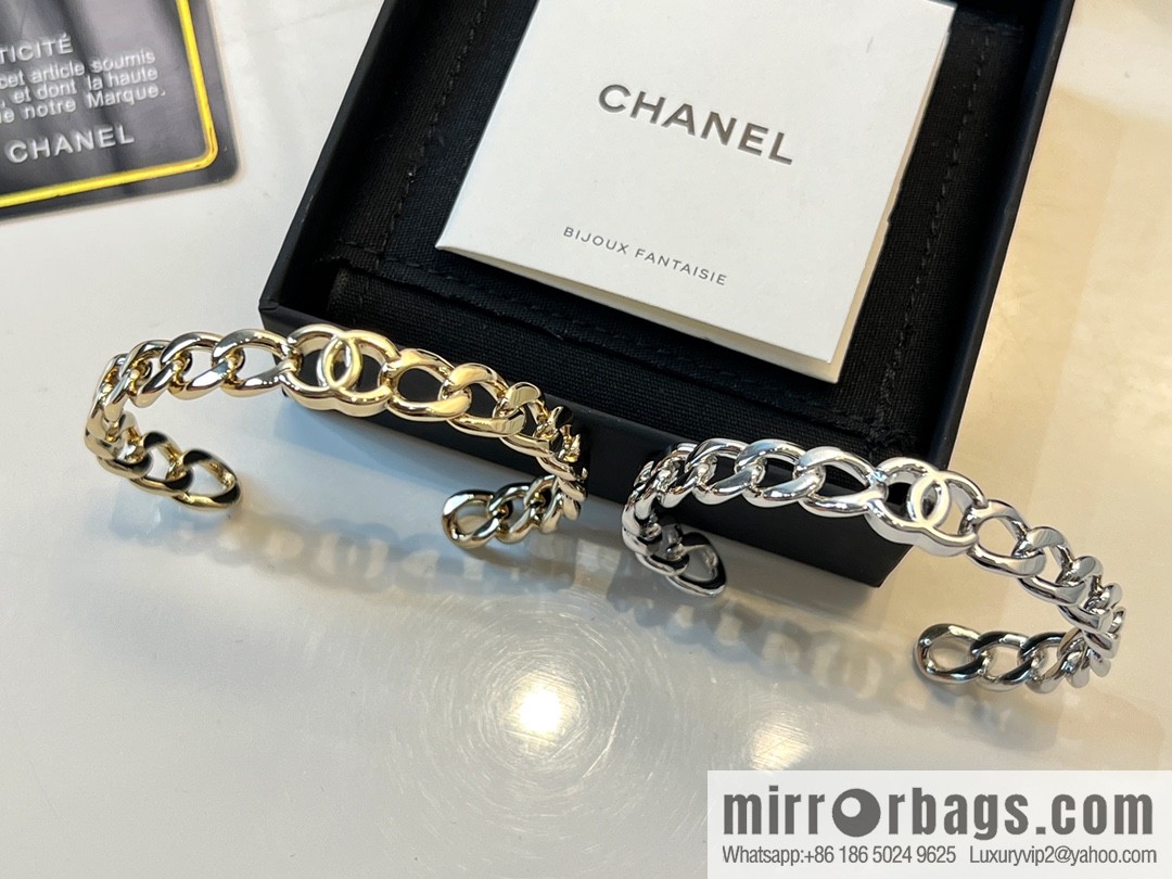 New ☑️ CHANEL Chanel double c letter open bracelet