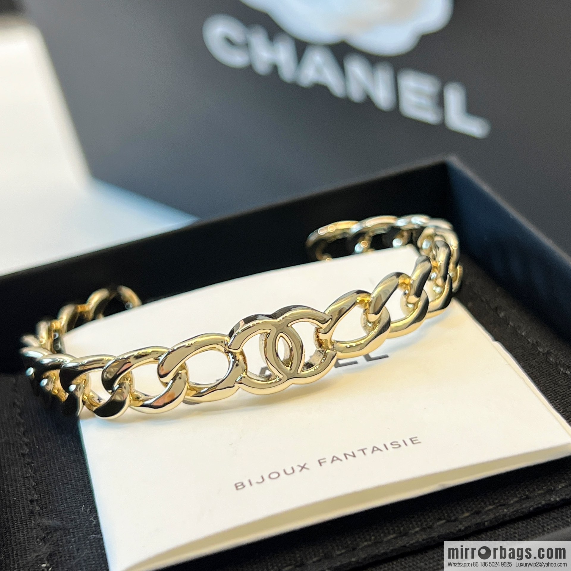 New ☑️ CHANEL Chanel double c letter open bracelet
