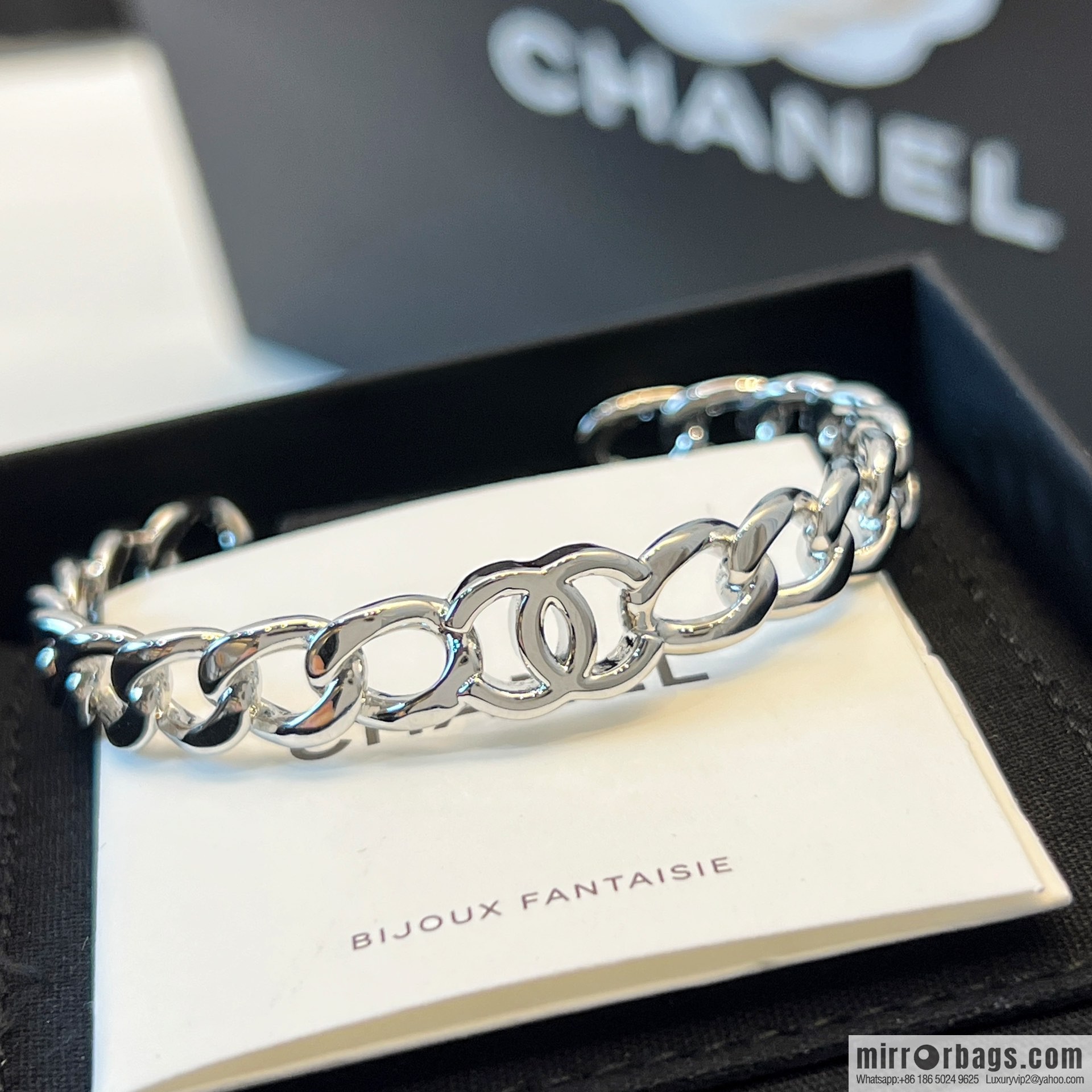New ☑️ CHANEL Chanel double c letter open bracelet