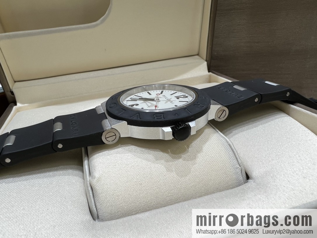 The new generation of Aluminium watches launched by BVLGARI