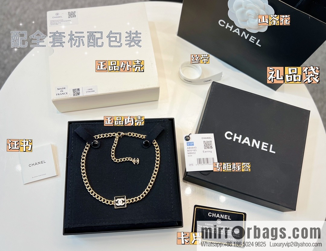 New ☑️ CHANEL Chanel double c square drip necklace
