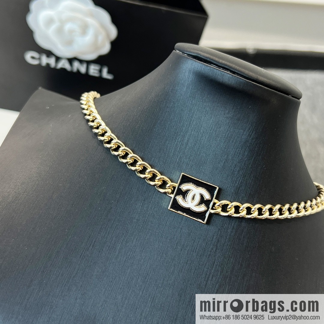 New ☑️ CHANEL Chanel double c square drip necklace