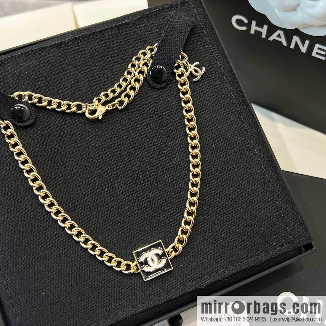 New ☑️ CHANEL Chanel double c square drip necklace