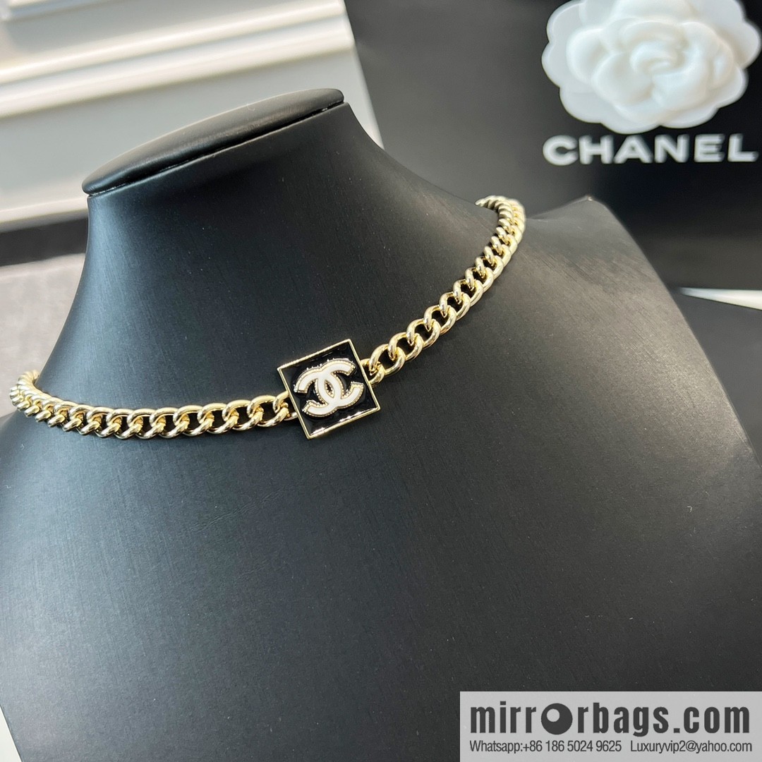 New ☑️ CHANEL Chanel double c square drip necklace
