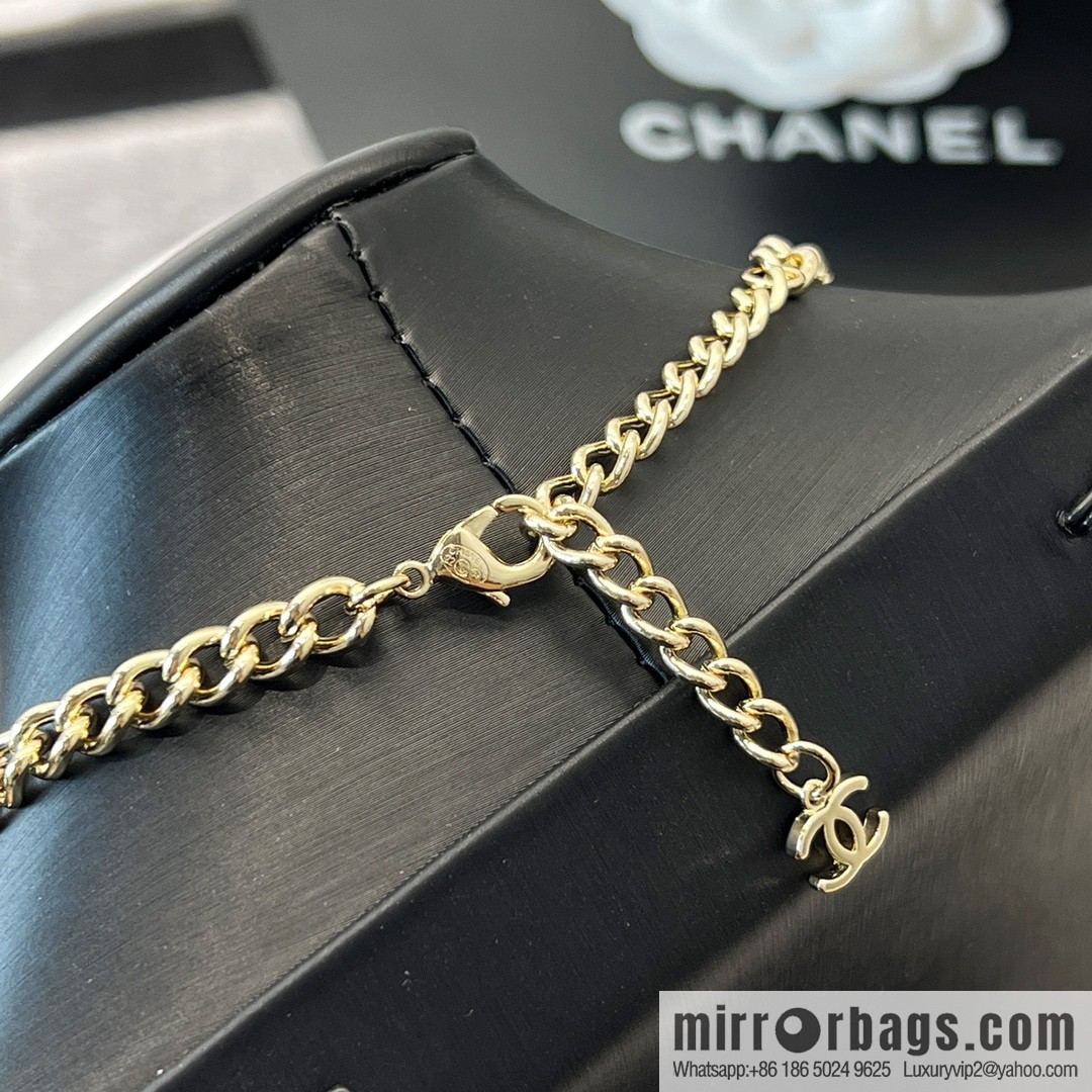 New ☑️ CHANEL Chanel double c square drip necklace