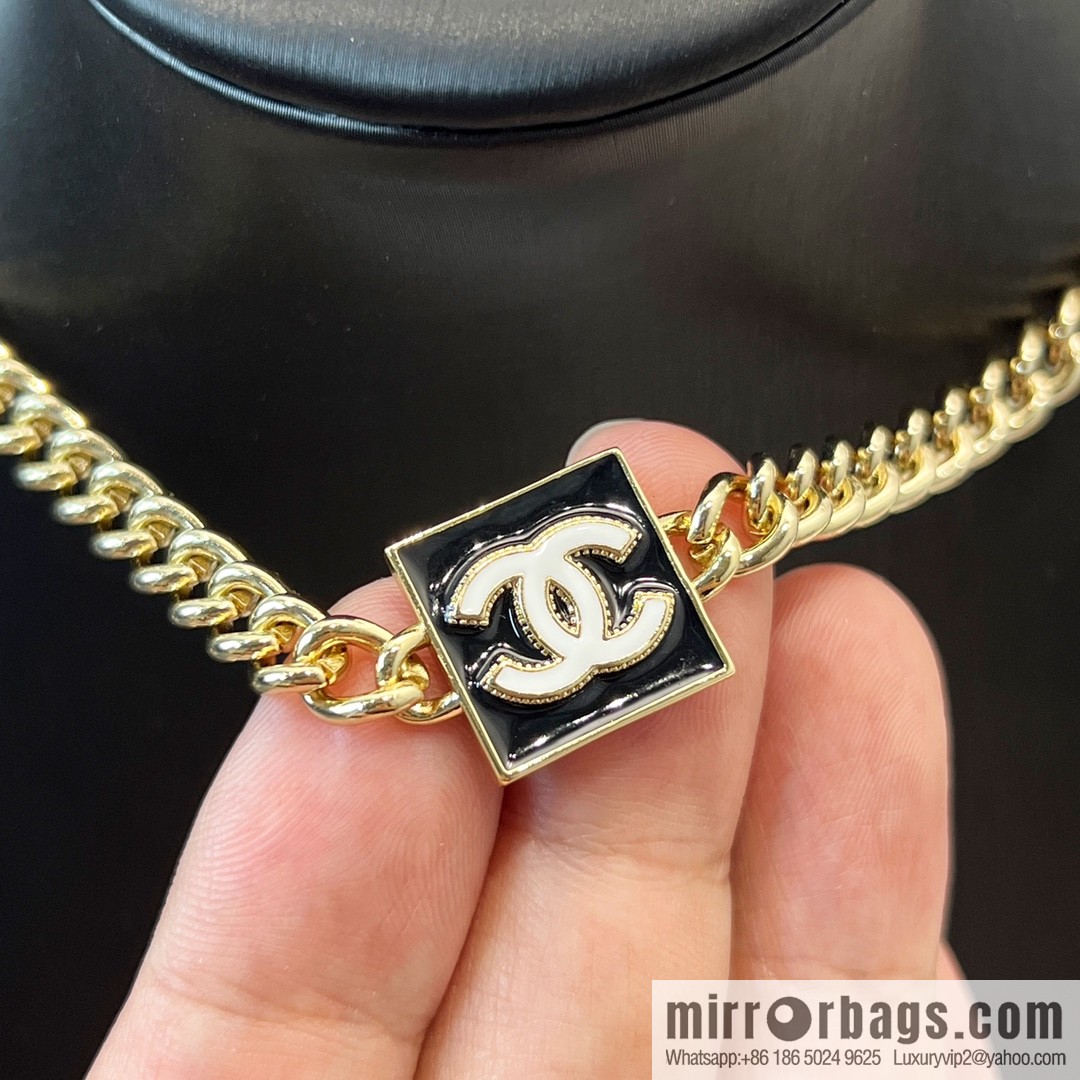 New ☑️ CHANEL Chanel double c square drip necklace