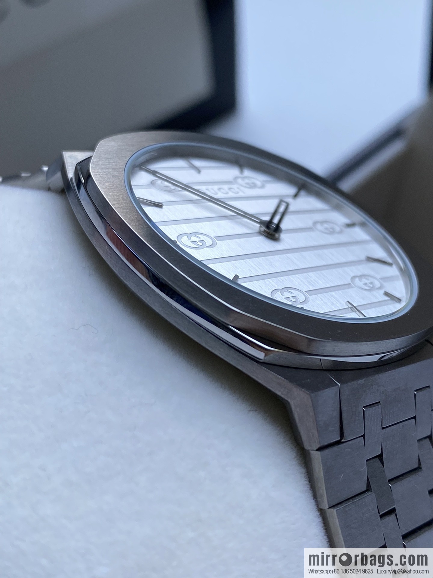 GUCCI Gucci 25H series watch model YA163407