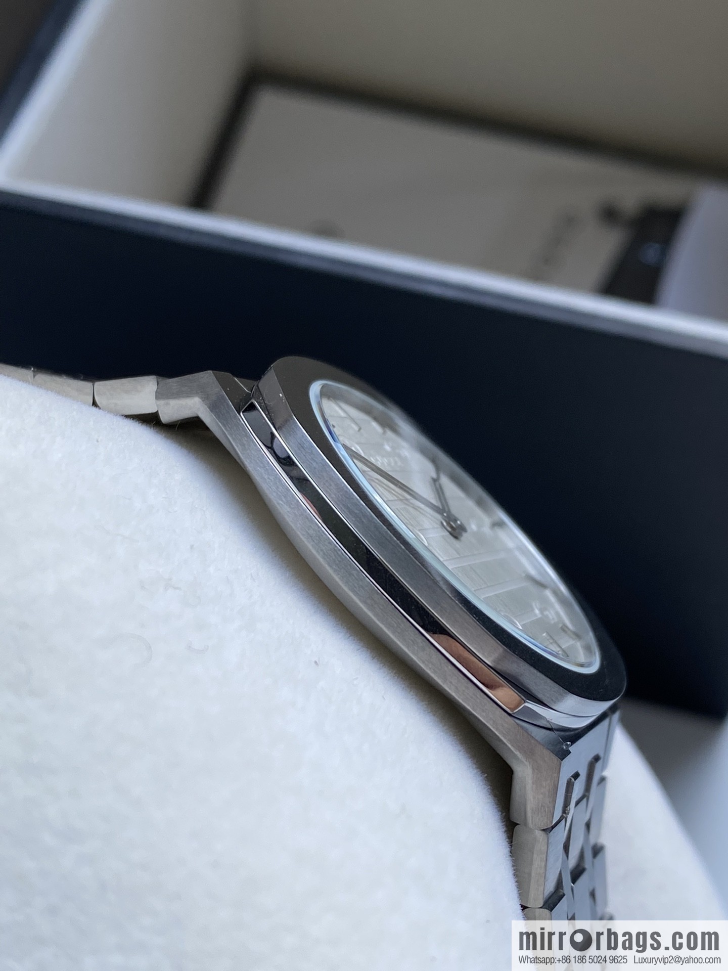 GUCCI Gucci 25H series watch model YA163407