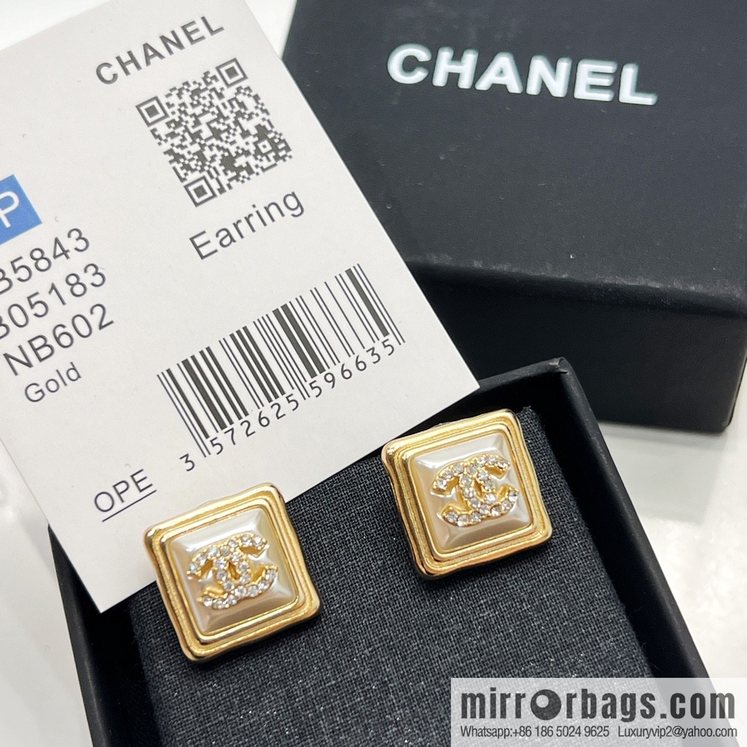 New ☑️ CHANEL Chanel double c square stud earrings