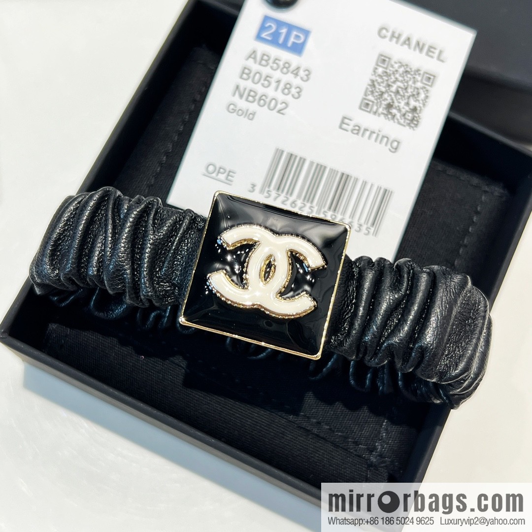 New ☑️ CHANEL Chanel double c oil drop square small sheepskin hair rope, hand rope
