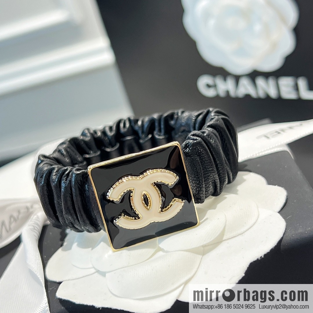 New ☑️ CHANEL Chanel double c oil drop square small sheepskin hair rope, hand rope