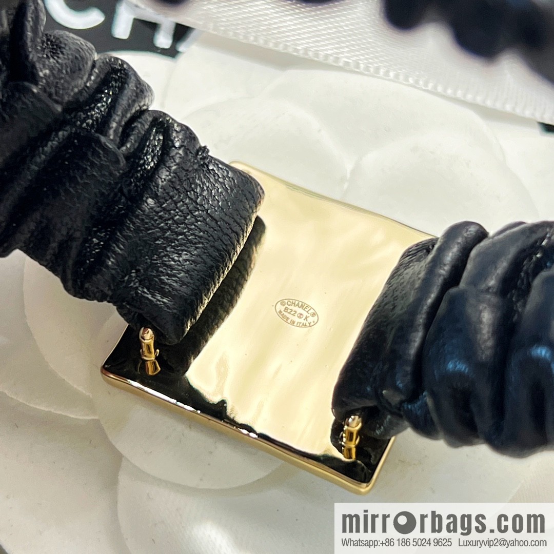 New ☑️ CHANEL Chanel double c oil drop square small sheepskin hair rope, hand rope