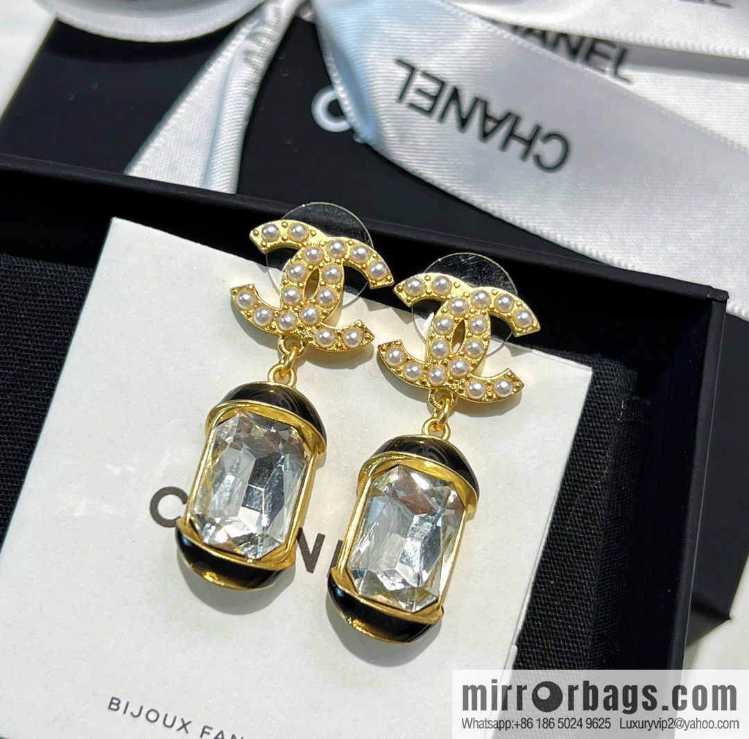 New ☑️ CHANEL Chanel c2 double c pink square diamond pearl stud earrings