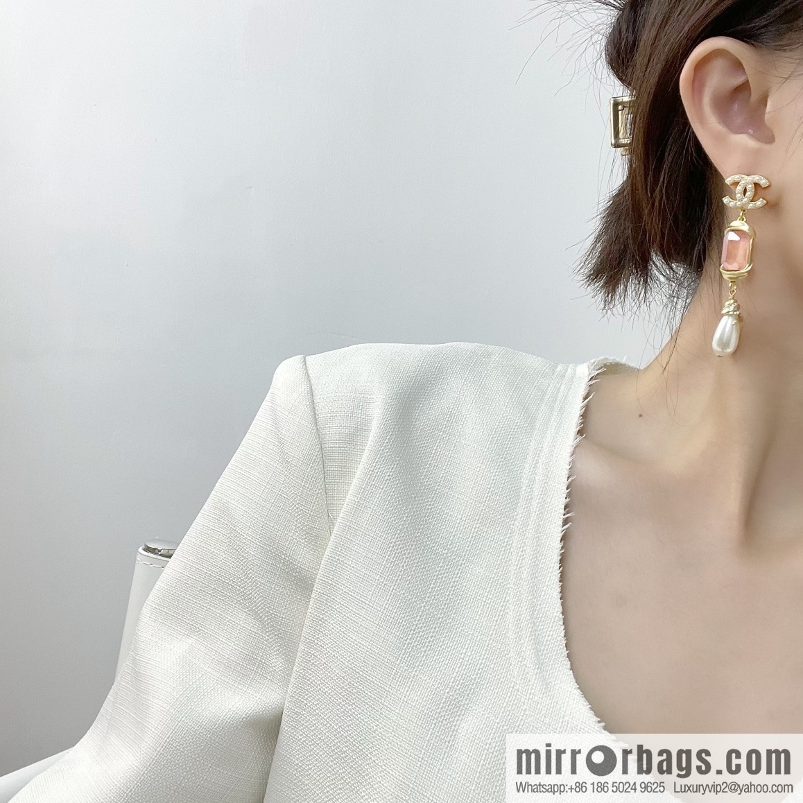 New ☑️ CHANEL Chanel c3 double c pink square diamond pearl stud earrings