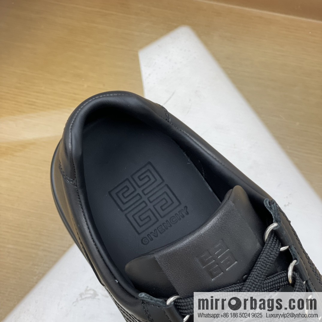 GIVENCHY Givenchy, made of leather, iconic metal buckle 4 G pattern New men's sports Casual Shoes