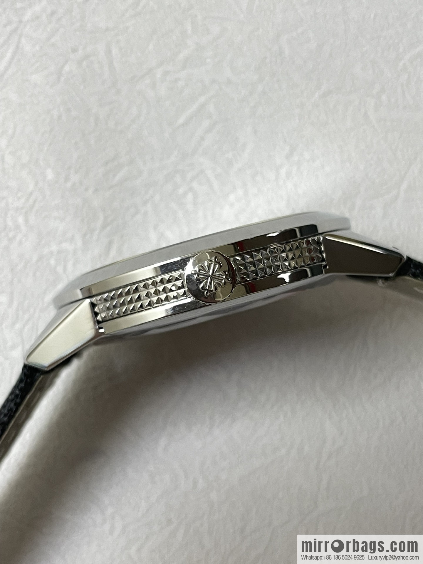 Patek Philippe Calatrava series ref.5226G-001 watch