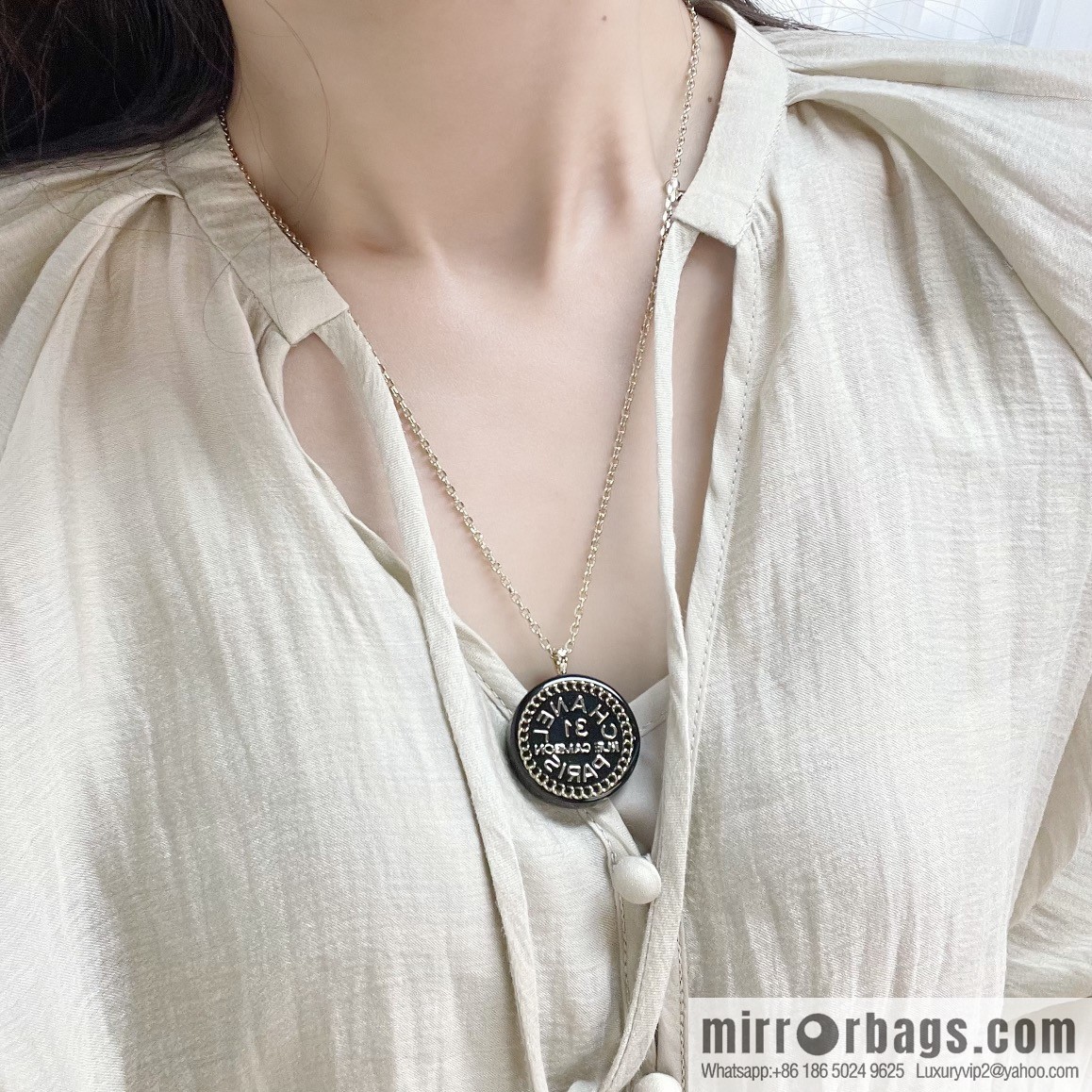 New ☑️ CHANEL Chanel double c round acrylic letter necklace
