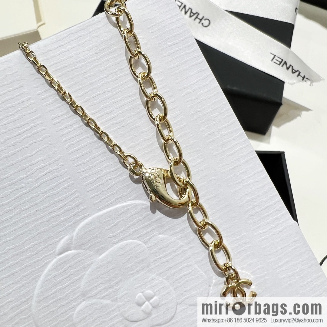 New ☑️ CHANEL Chanel double c round acrylic letter necklace