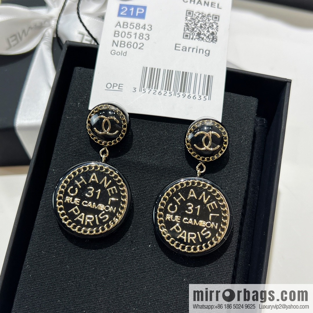 New ☑️ CHANEL Chanel double c round acrylic letter earrings