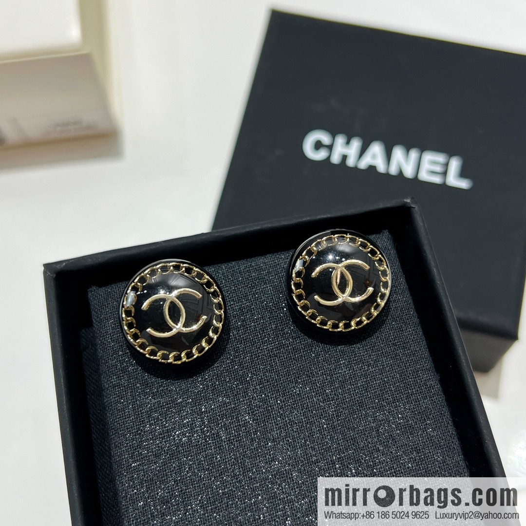 New ☑️ CHANEL Chanel double c round acrylic stud earrings