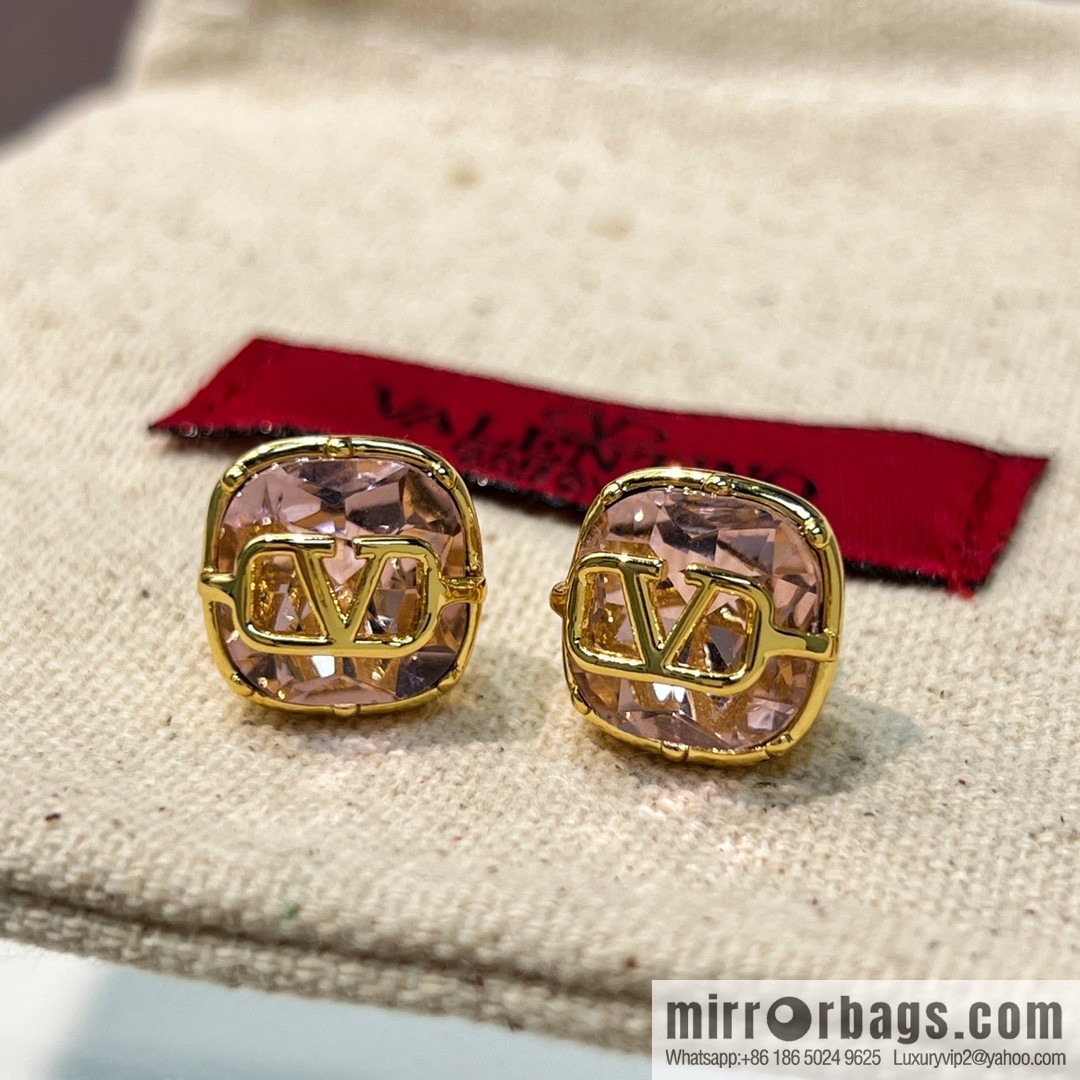New ☑️ Valentino square diamond earrings