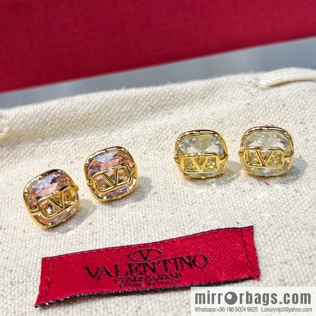 New ☑️ Valentino square diamond earrings