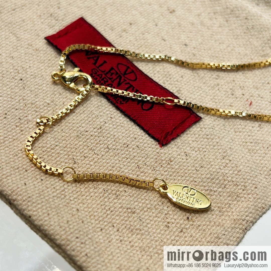 New ☑️ Valentino square diamond necklace