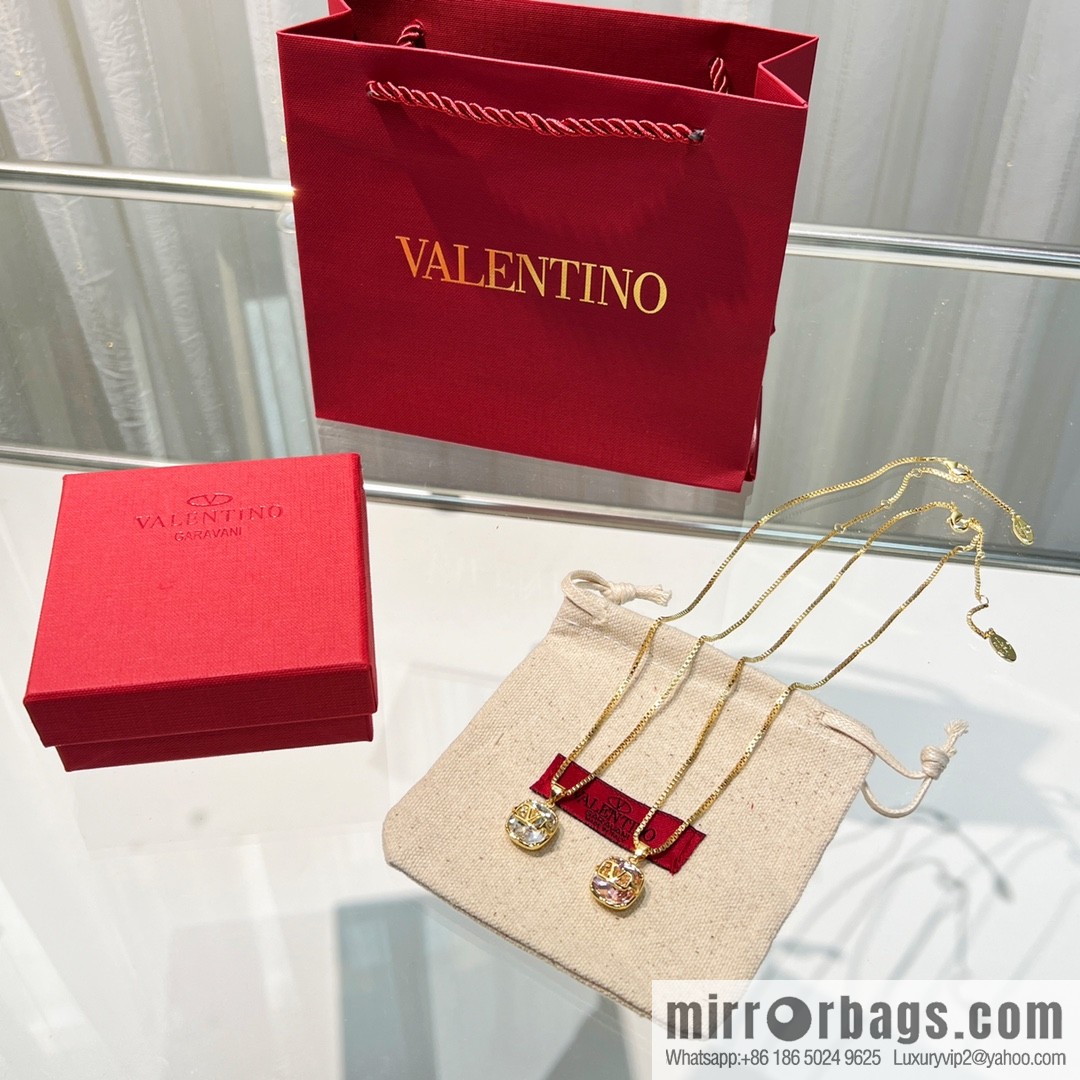 New ☑️ Valentino square diamond necklace