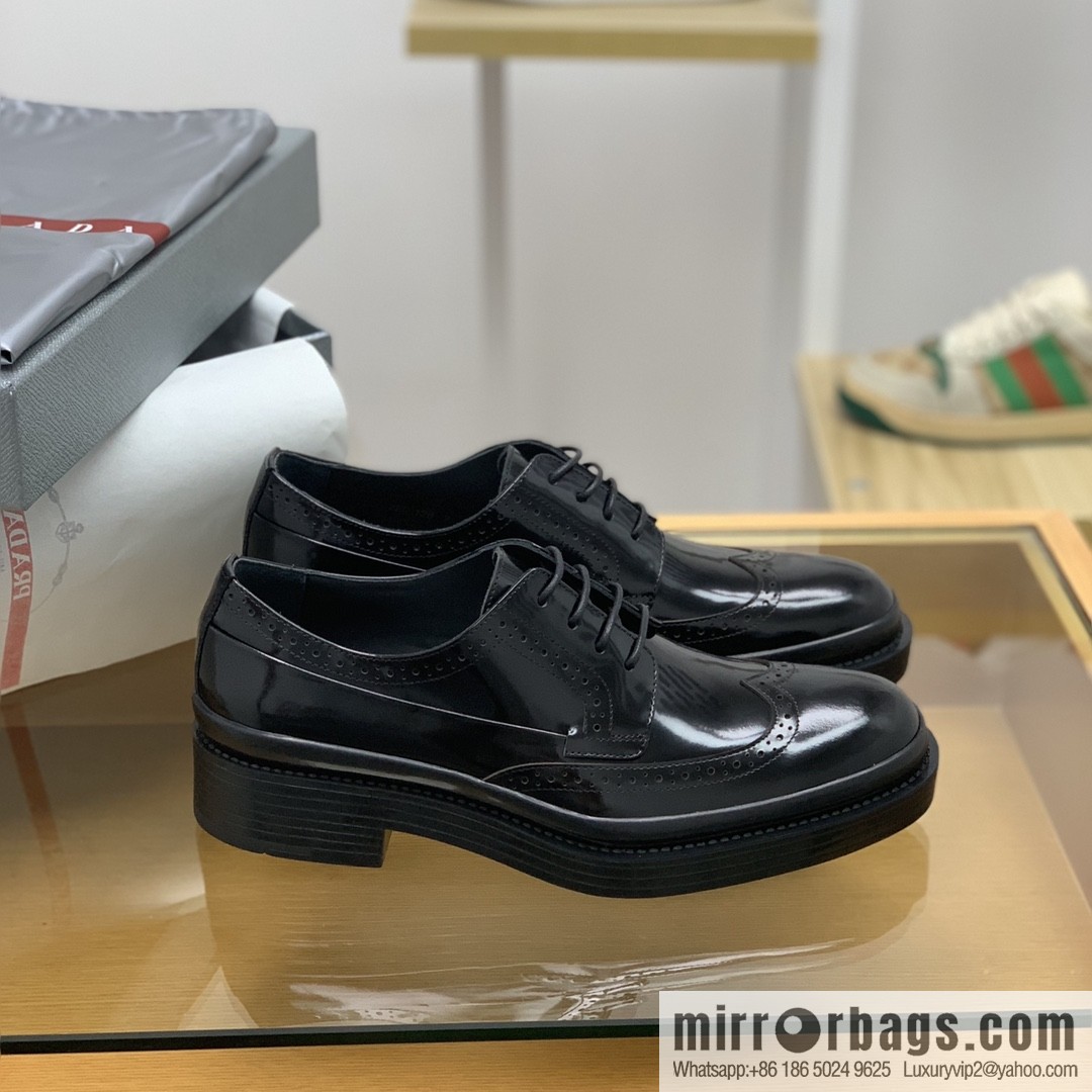 PRADA Prada selects leather to make men's derby shoes