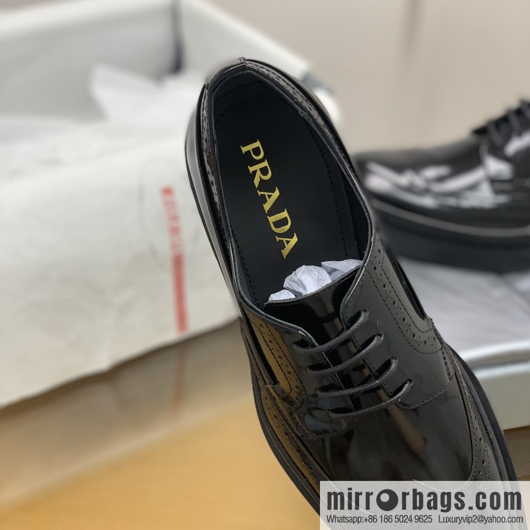 PRADA Prada selects leather to make men's derby shoes