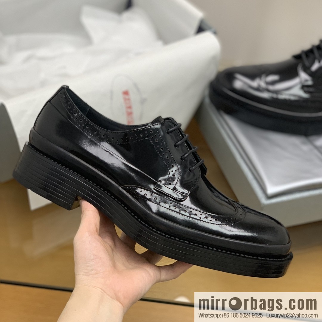 PRADA Prada selects leather to make men's derby shoes