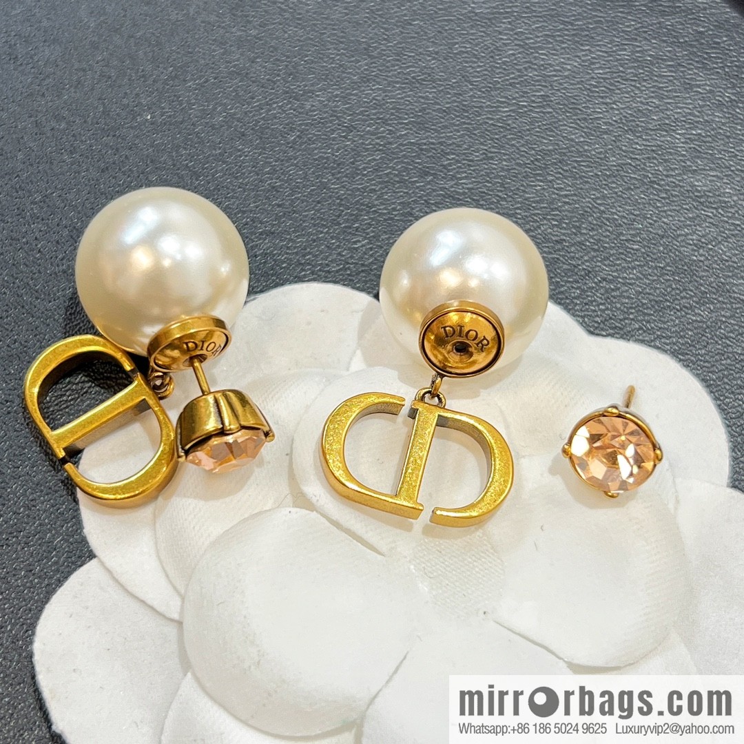New ☑️ DIOR Dior CD size pearl stud earrings