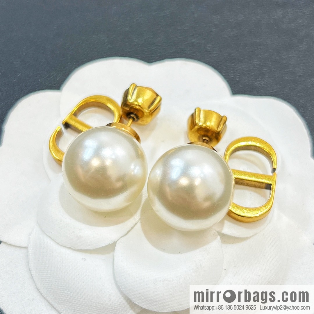 New ☑️ DIOR Dior CD size pearl stud earrings