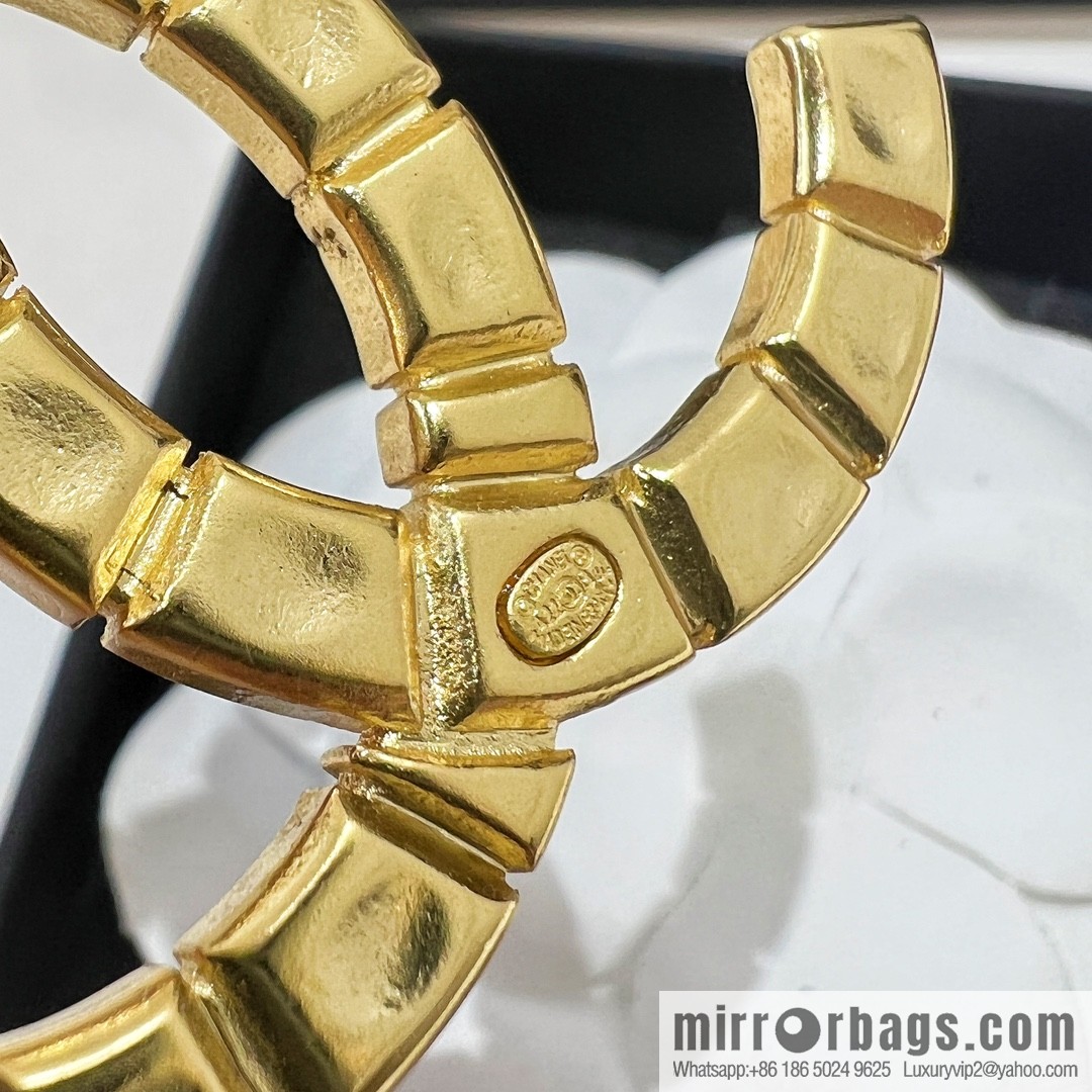 New ☑️ Chanel gold double c brooch