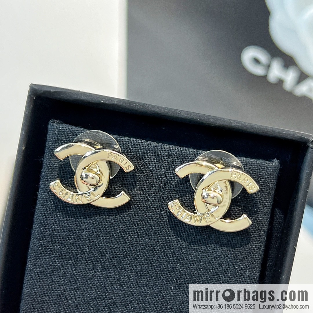 New ☑️ CHANEL Chanel C1 gold double c stud earrings