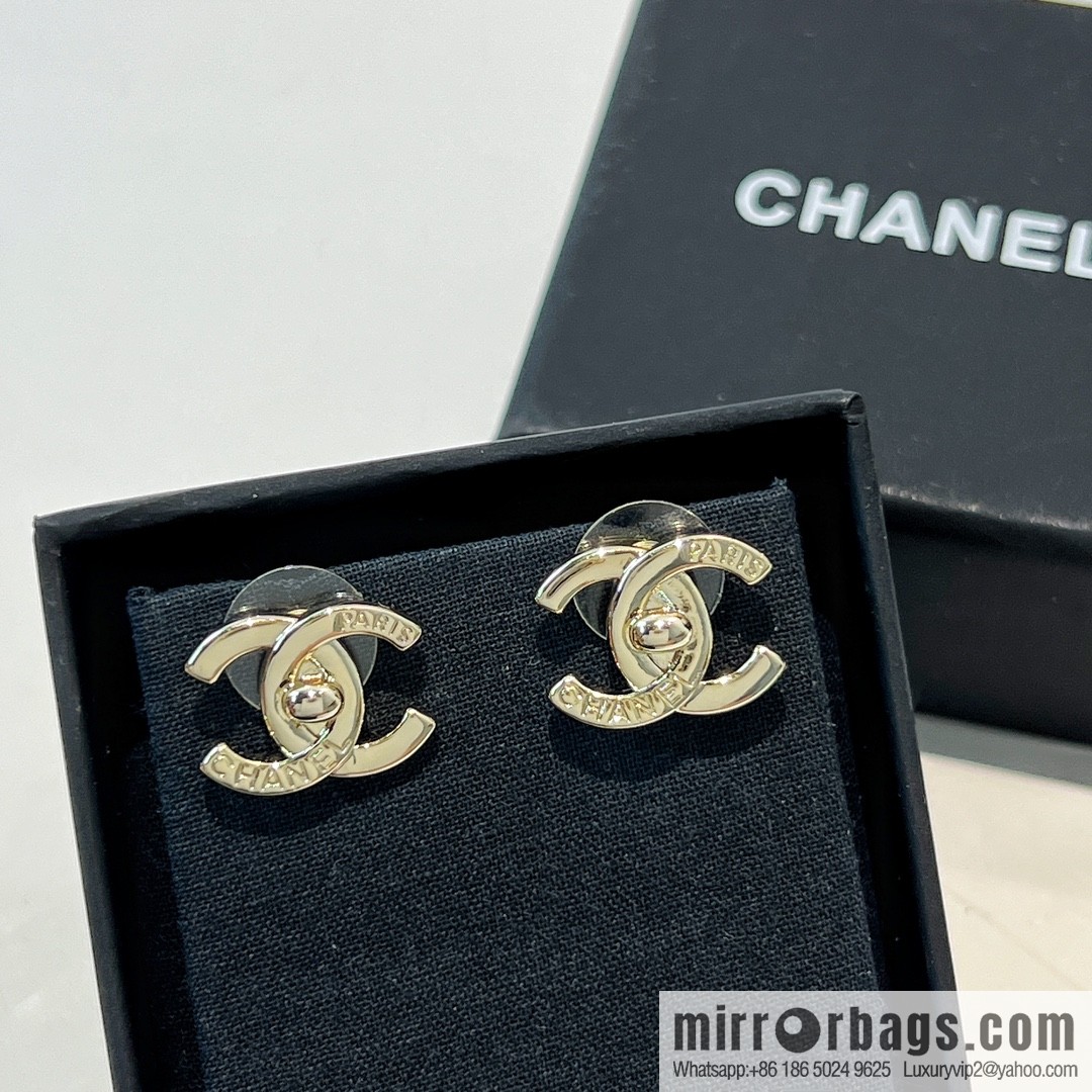 New ☑️ CHANEL Chanel C1 gold double c stud earrings