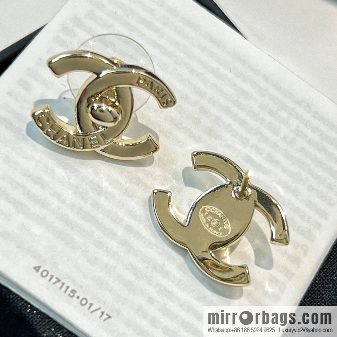 New ☑️ CHANEL Chanel C1 gold double c stud earrings