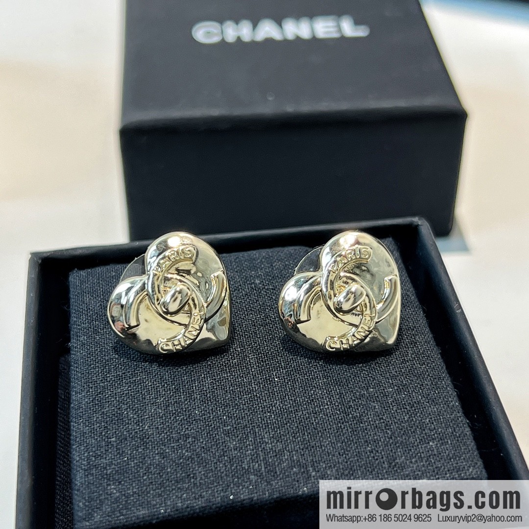 New ☑️ CHANEL Chanel C1 gold double c peach heart stud earrings